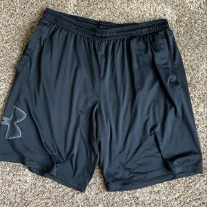 Men’s black under armor shorts